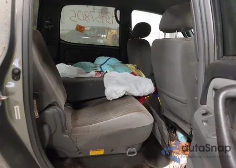 2004 Toyota Tundra Sr5 V8 z USA, uszkodzony, nr VIN 5TBDT44194S448297